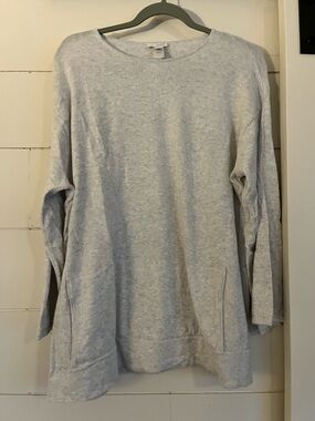 Light Gray Scoop Neck Sweater with Front Pockets